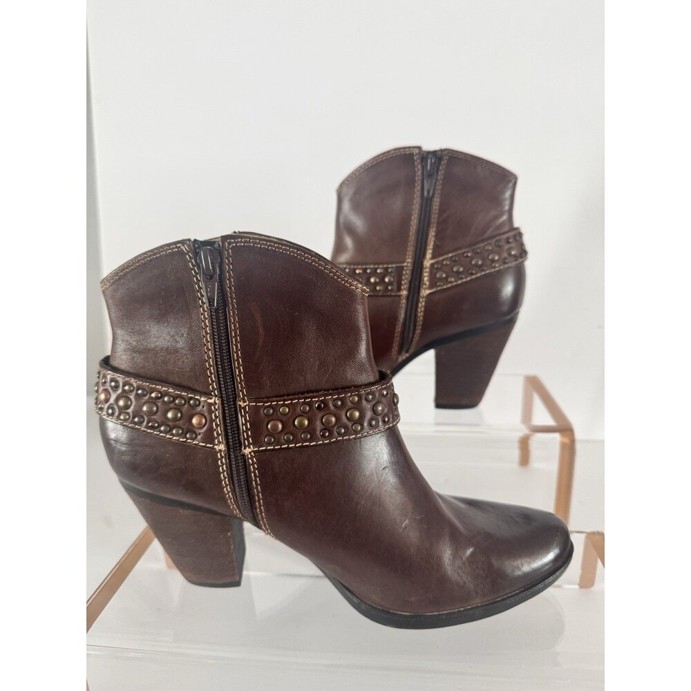 Sofft Noreen  Ankle Boots Brown Leather With Western Style Harness Band Studs